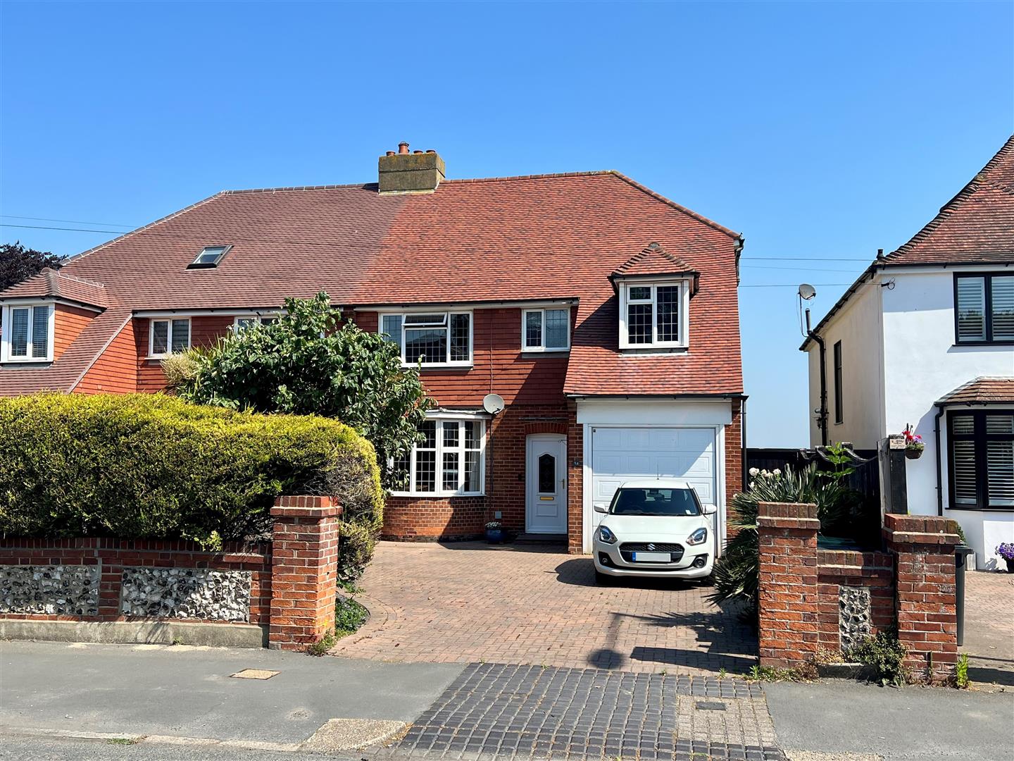 Property Details for Kings Drive Eastbourne East Sussex BN21 2PB Town Property Estate Agents